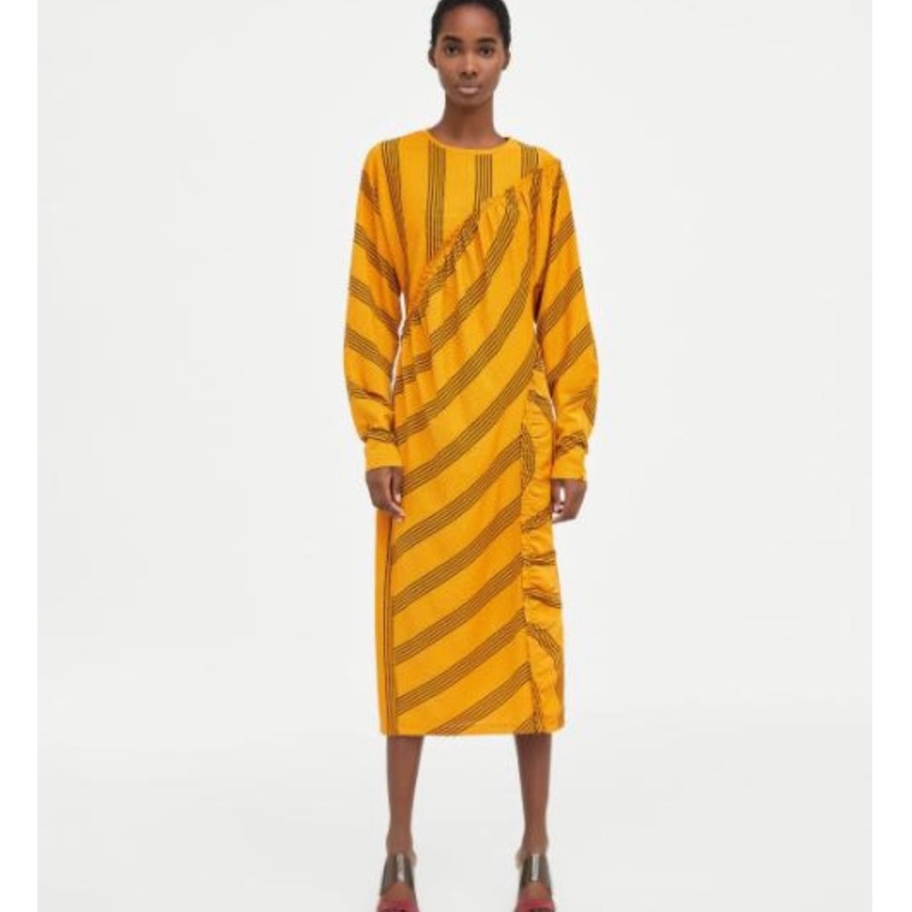 NWT ZARA W/B collection dress long sleeve dress size M color  NWT golden and